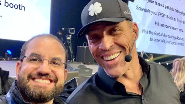 14 Wealth-Building Insights from Tony Robbins That Go Beyond Money