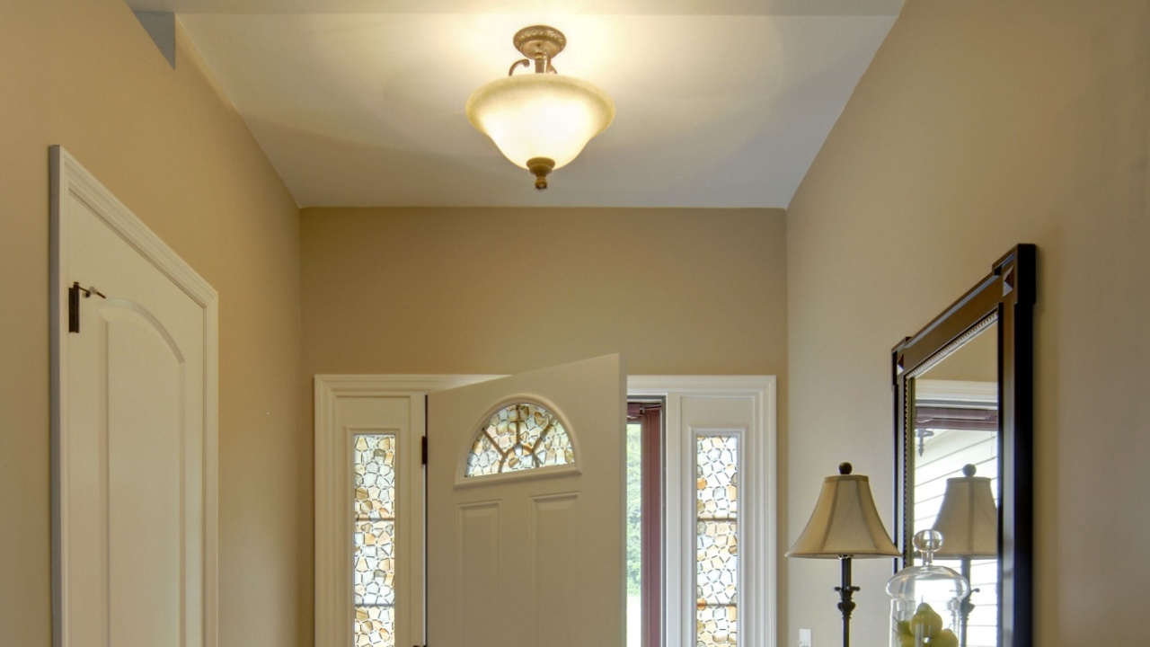 TROY, UNITED STATES - May 20, 2009: The foyer entry area of a custom single-family home in Missouri