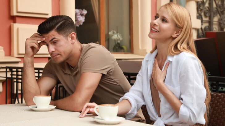 14 Signs Someone Secretly Dislikes You