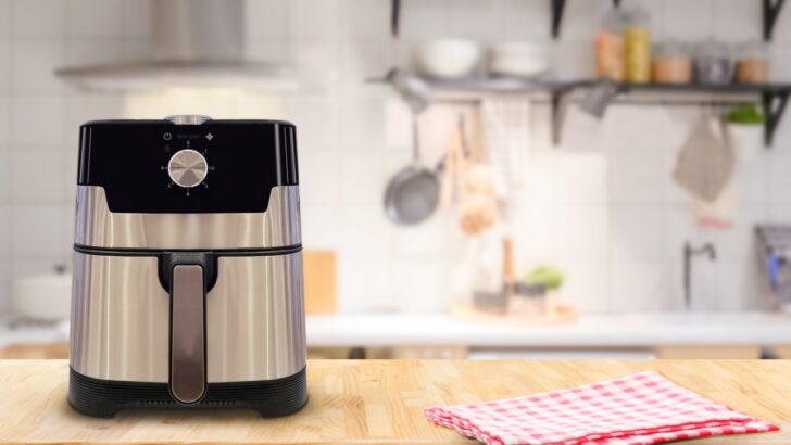 4 Everyday Habits That Quietly Destroy Your Air Fryer