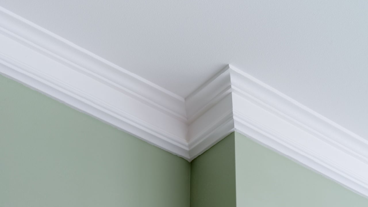 Ceiling moldings in the interior, intricate corner
