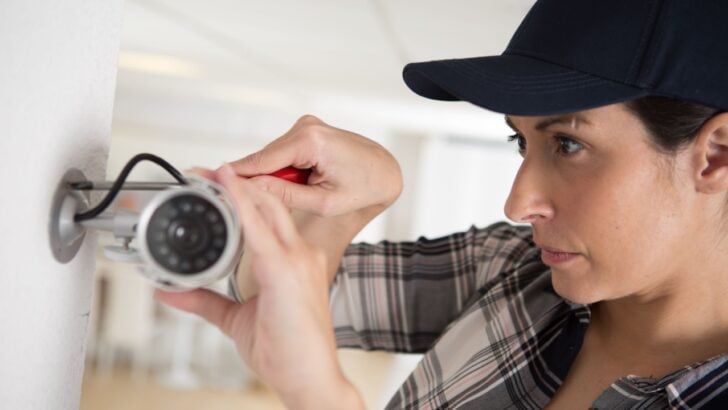 How Women Living Alone Stay Safe&mdash;16 Habits That Actually Work