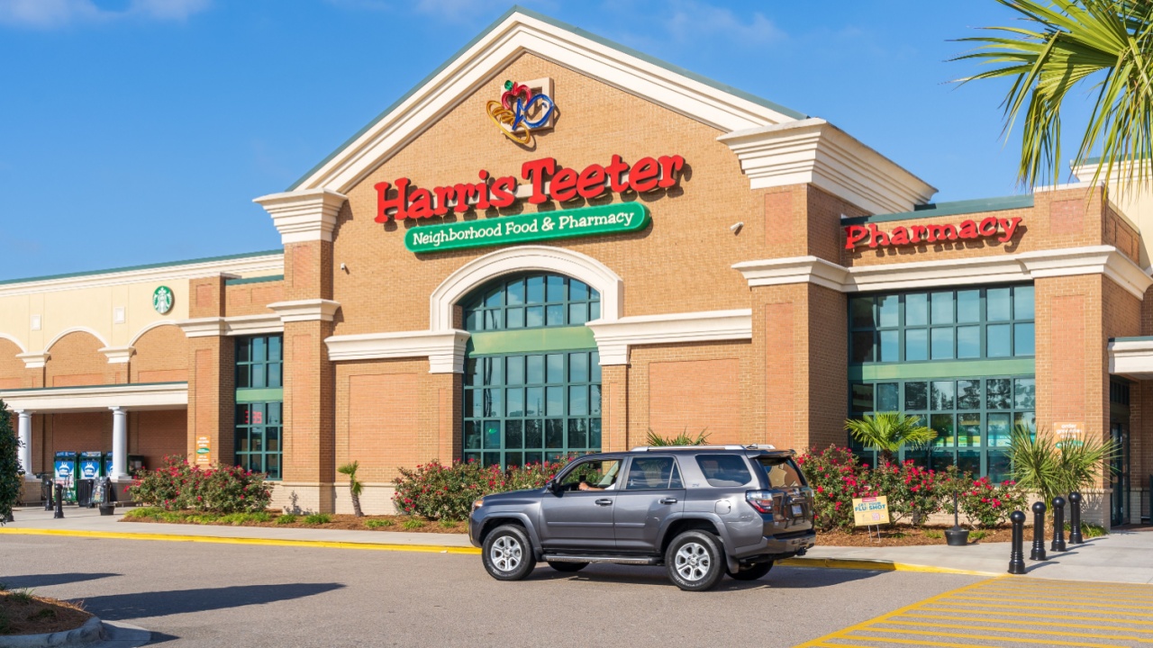 Leland, North Carolina USA - October 25th 2022: Photo of a Harris Teeter grocery store.