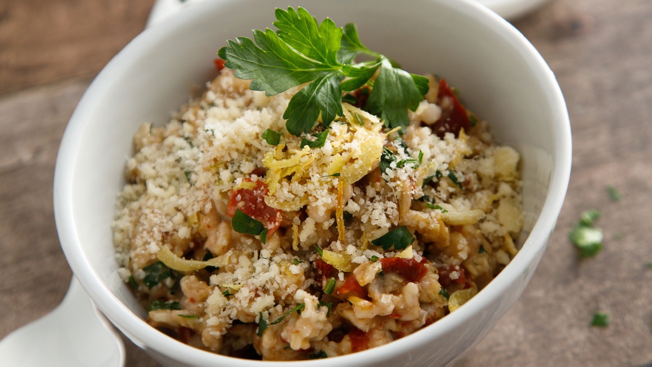 Savory oats with cheese and parsley