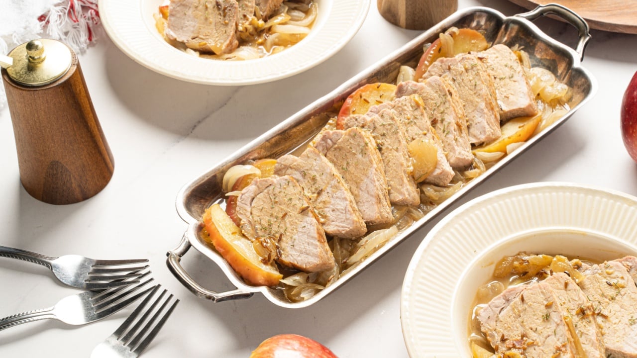 Sweet pork and apple tenderloin with caramelized onions