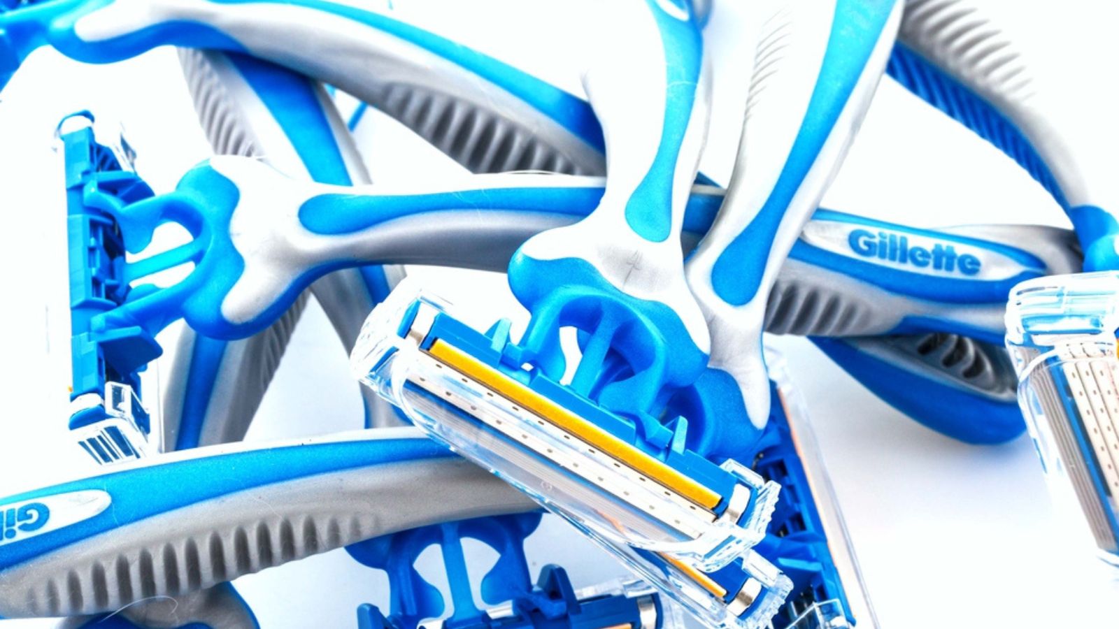 8 Gillette Sensor 3 Disposable Razors on a white background