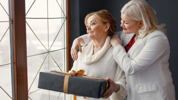 Her DIL Gave Her a Painting She Hates and Refuses to Hang, Is She Being Rude?