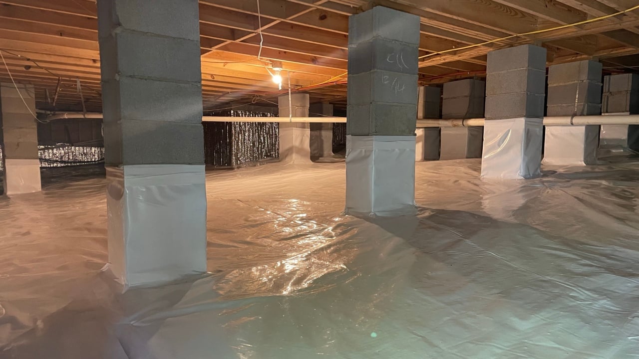 Clean Crawl Space with Encapsulation