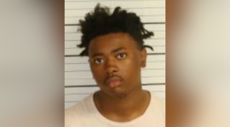 Two Memphis Men Restrained an 18-Year-Old Who Police Say Tried to Rob Them With a BB Gun