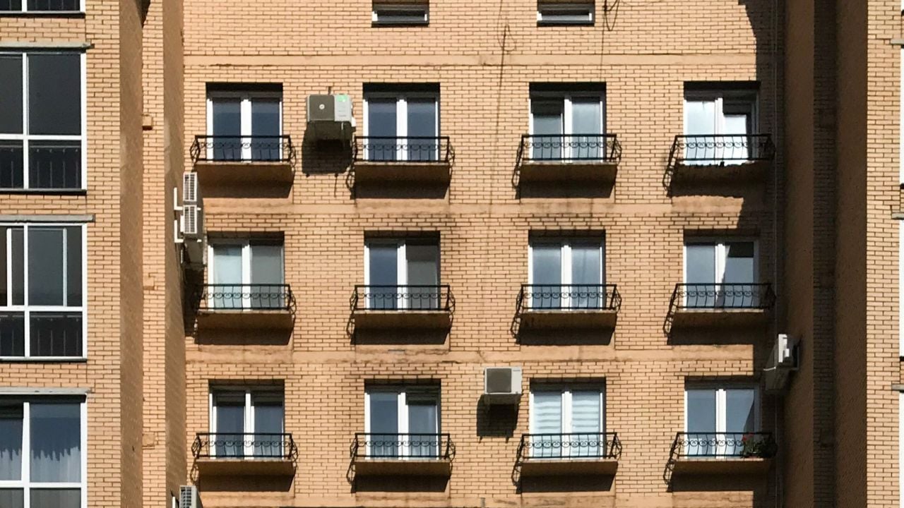 portable air conditioner in apartment