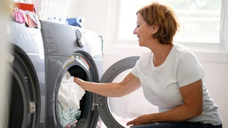 A Woman is Annoyed Her Mother-in-Law Does Her Chores When She’s Away. The Internet Sided With the Mother-in-Law
