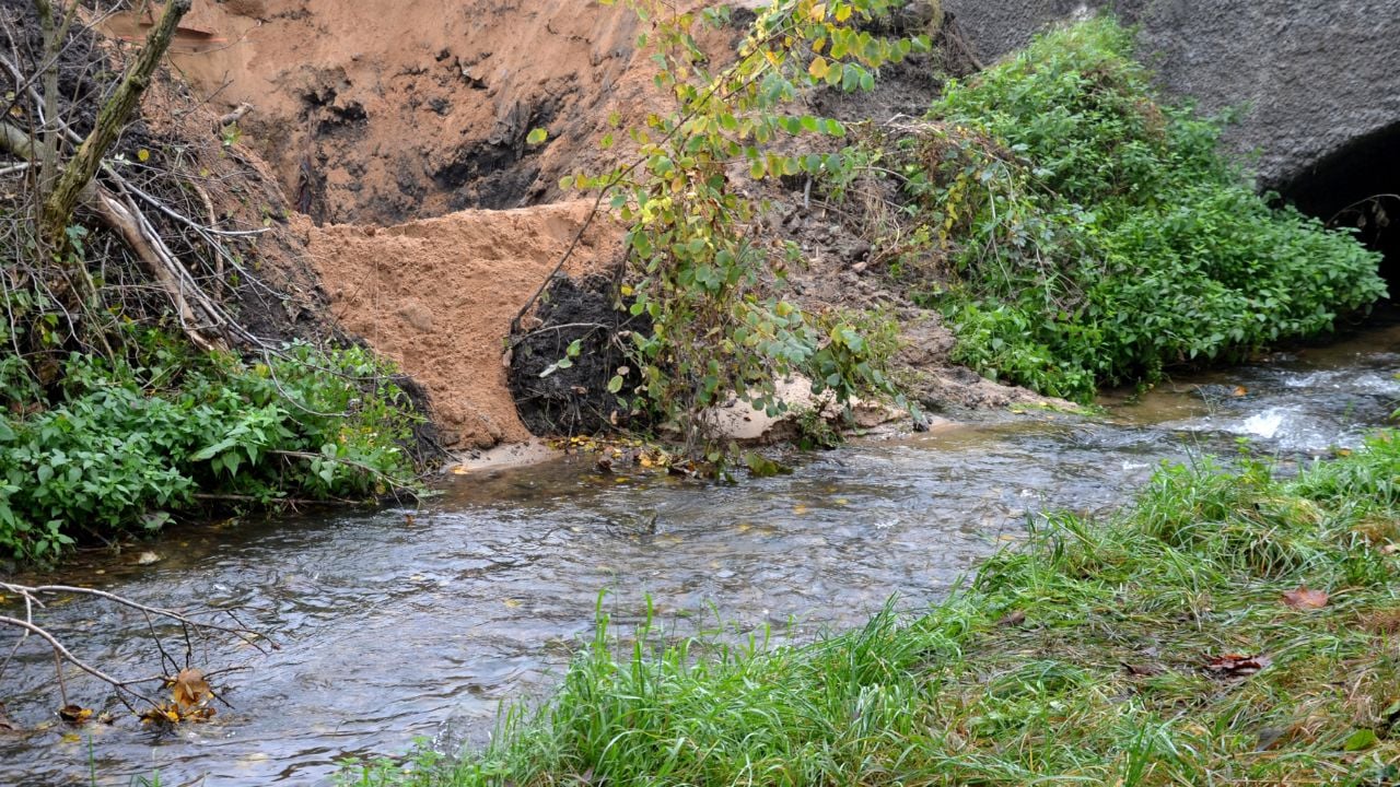 stream bank erosion excavation