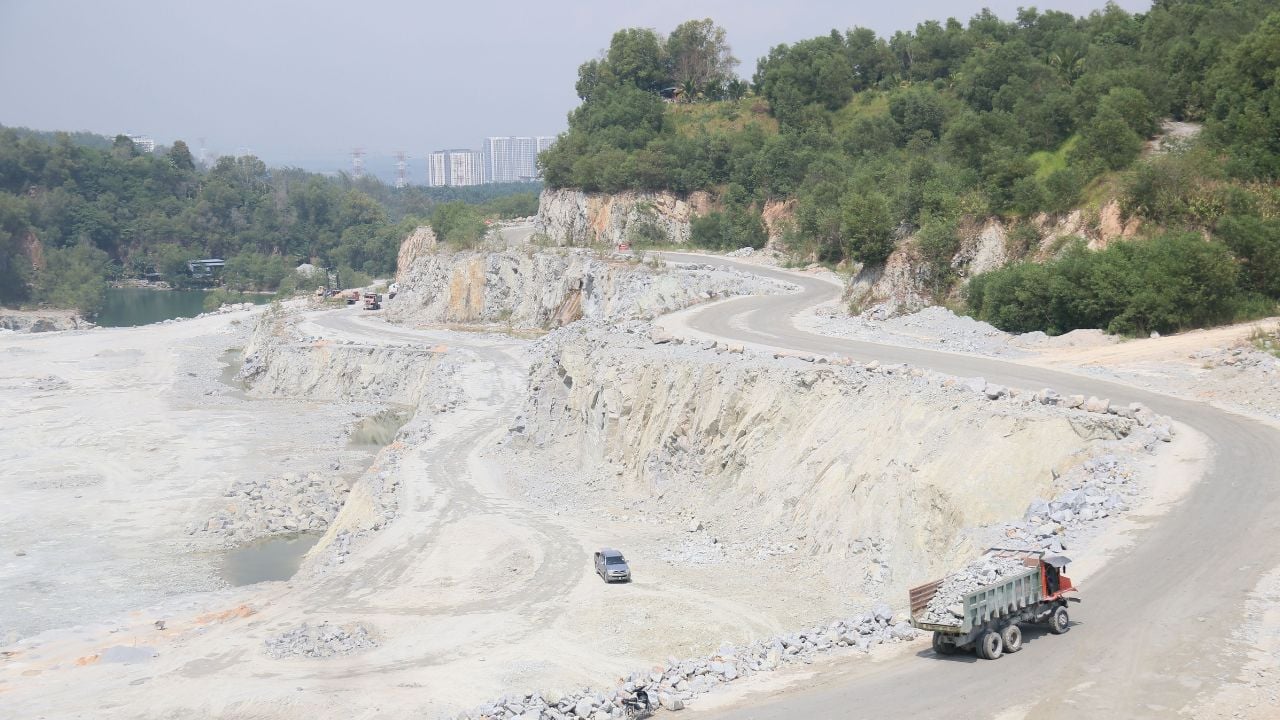 quarry blasting near residential area