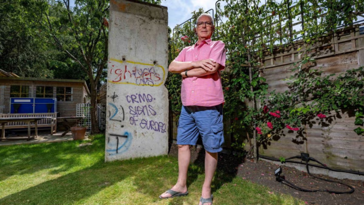 A London Man Put a 6,200-Pound Chunk of the Berlin Wall in His Backyard. Now the Local Council Is Investigating.