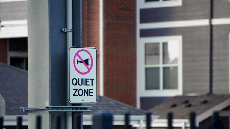 Noisy Neighbors