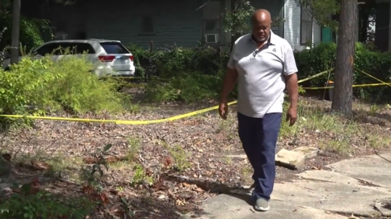 City Crew Destroys Resident Sidewalk.