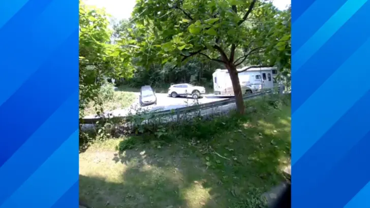 Woman Documents Ridiculous Drivers Outside Her Home Navigating an Awkward Corner