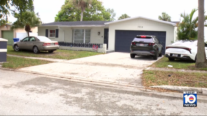 Florida Toddler and Mom Sadly Killed by Lightning
