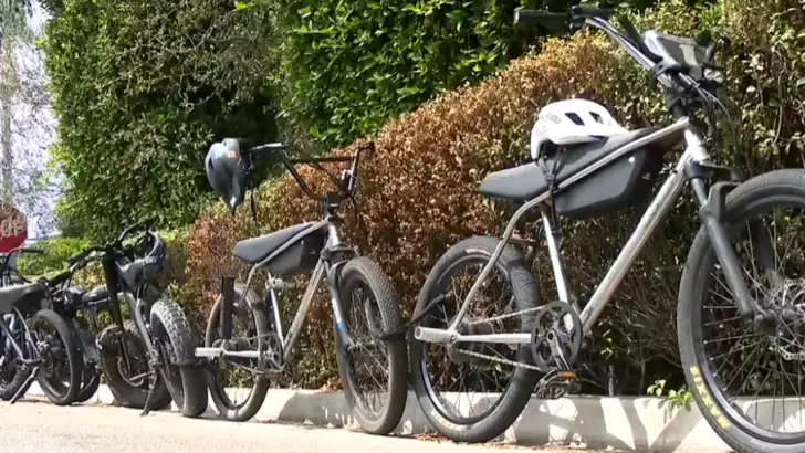 California School Bans Kids’ E-Bikes, So They Start Parking Them at the Neighbors’ Homes