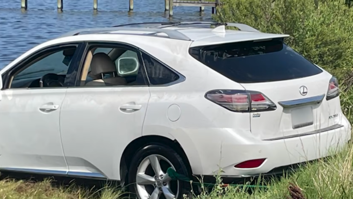 Virginia Creek Kayaker Heroically Keeps Driver Afloat After Vehicle Sinks