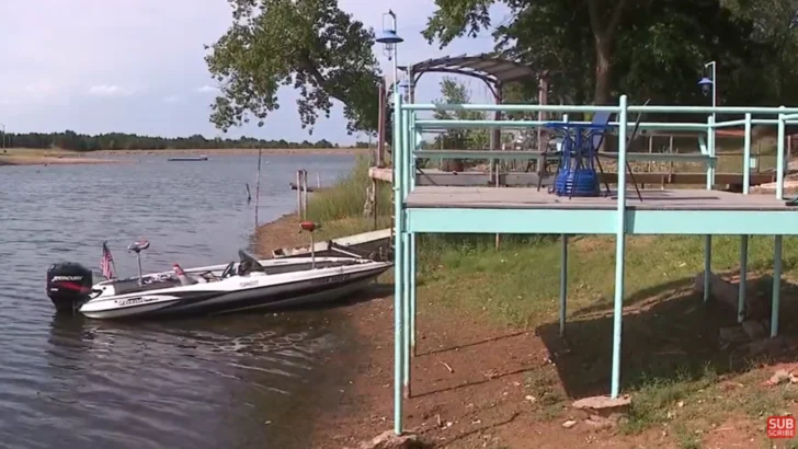 An Uberwealthy Oklahoma Resident Has Caused a Local Lake to Run Dry Due to Unpermitted Dams, According to Neighbors
