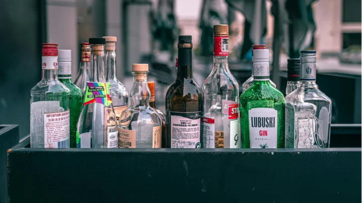 A Couple’s Neighbor Won’t Stop Drinking at Their Apartment — The Internet’s Advice Is Surprisingly Kind