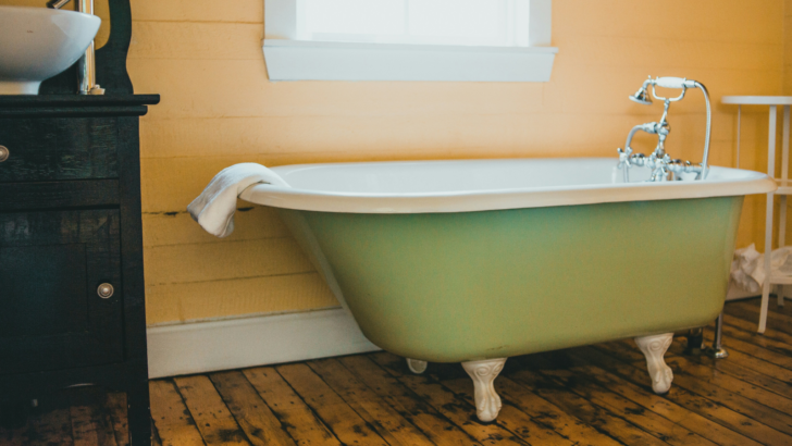Oregon Man Arrested for Intentionally Overflowing His Bathtub to Flood the Apartment Below Him