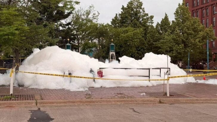 A Duluth Fountain Turns Into a Giant Bubble Bath as a Not so Harmless Prank