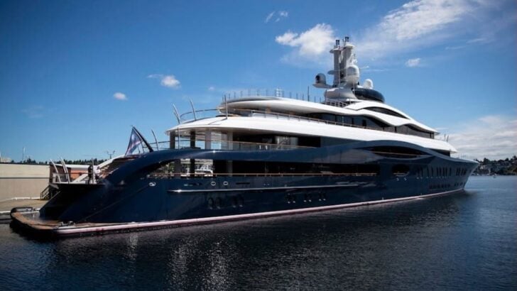 Zuckerberg Under Fire After His $300 Million Yacht Was Closest to a Stranded Boat But Didn’t Help