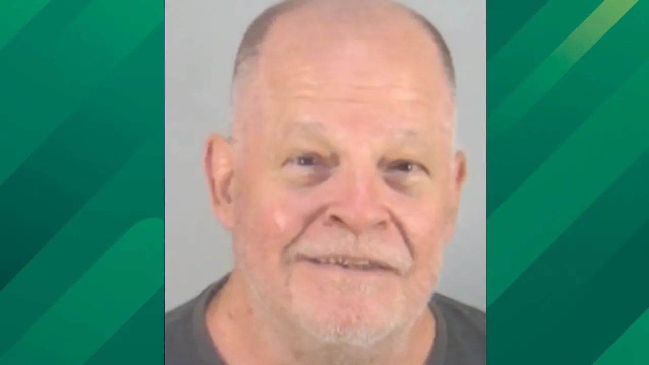 Florida man accused of offering inmate.