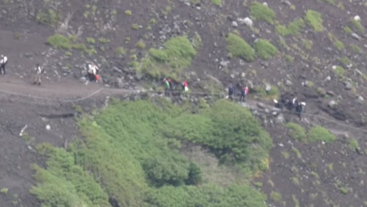 Dad Has His 7-Year-Old Wait 8 Hours on Mount Fuji to Keep Climbing with His Son