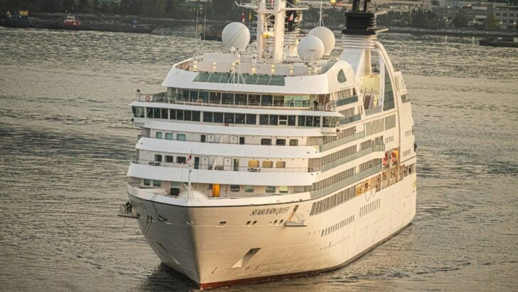 New 138-Day World Cruise Will Stop at 32 Islands, Plus 25 Meaningful Sites