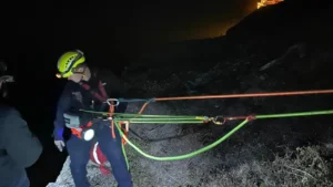 Couple Stranded in High Tide with a Nearly Dead Phone is Rescued