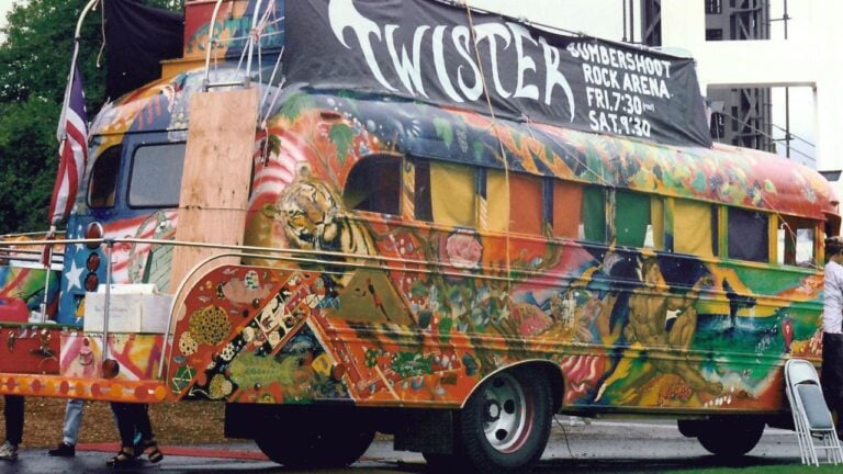 further-bus.