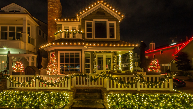 stock photo of outdoor holiday lights.