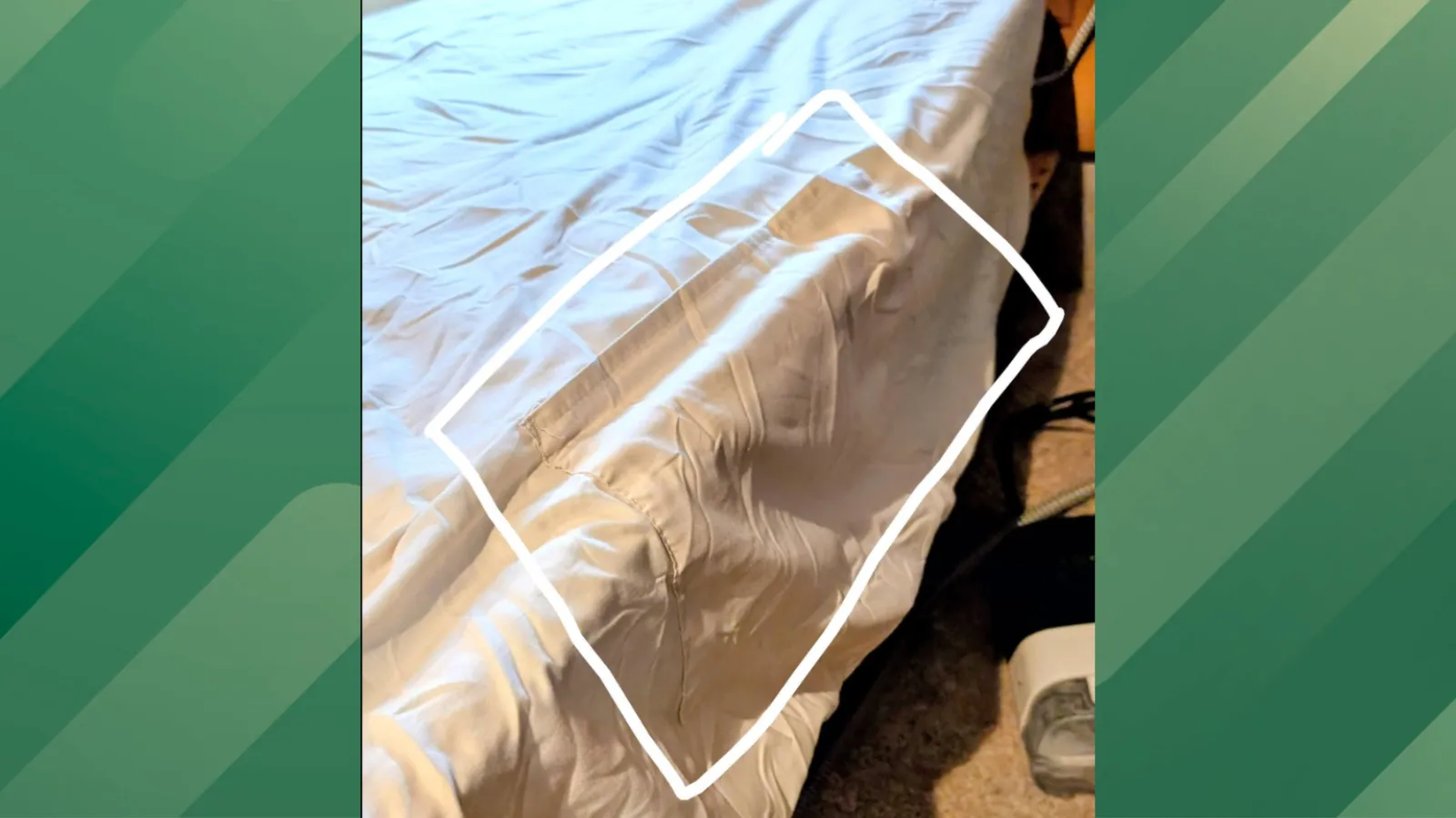 Woman asks about pockets on sheets.