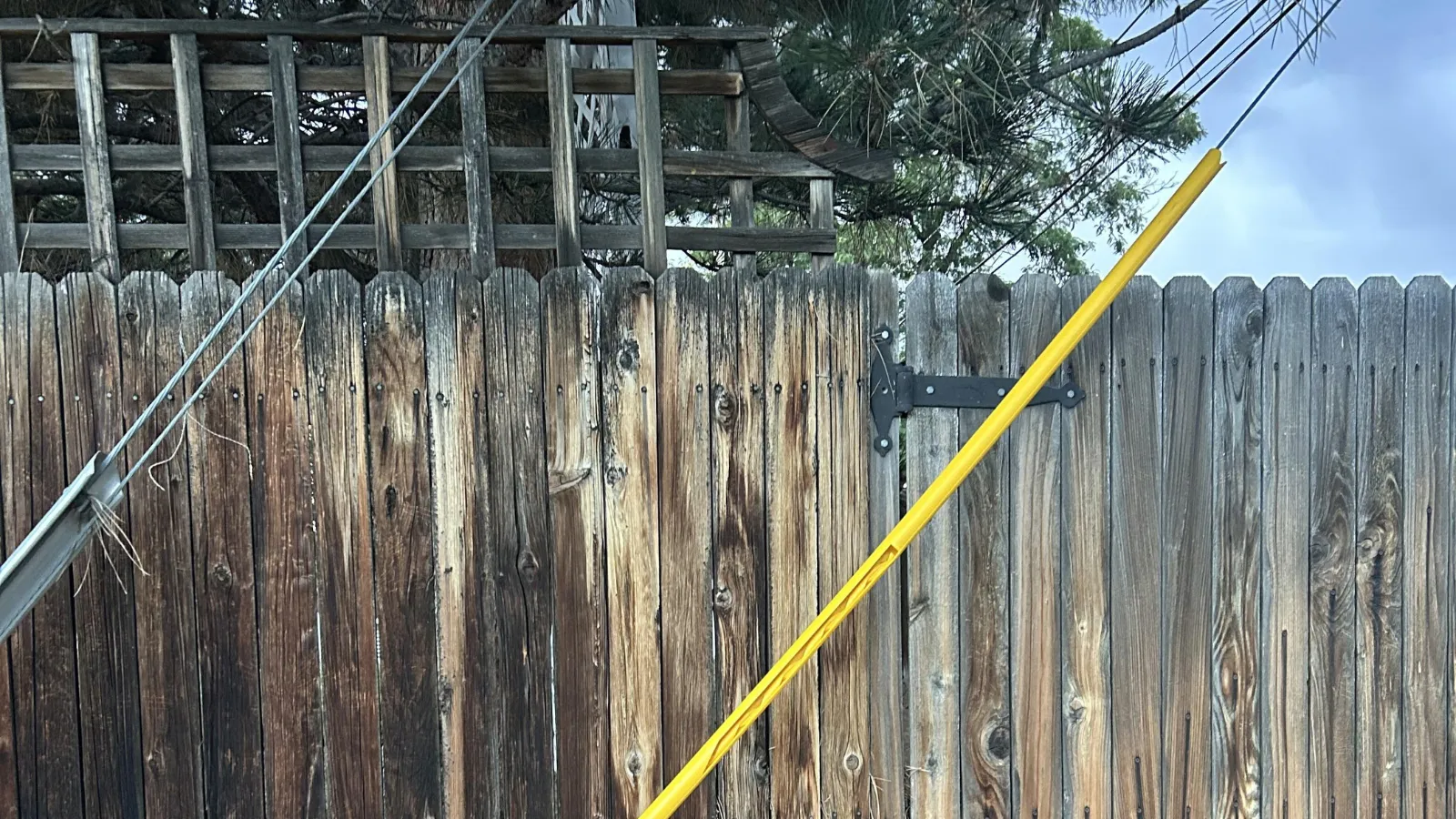guy wire.