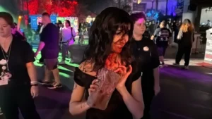 Halloween Horror Nights Performer Breaks Character When Guests Won’t Stop Heckling Her