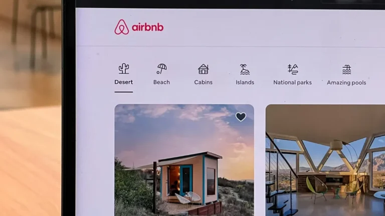 stock image airbnb.