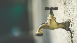 Residents Fight Back as Water Bills Nearly Double in Arizona Retirement Community