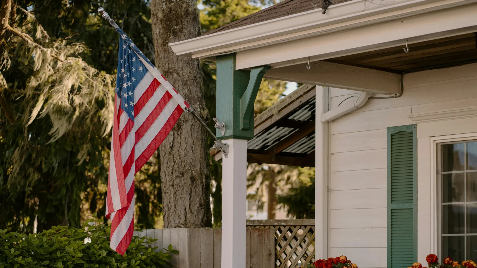 stock photo house with USA flag.